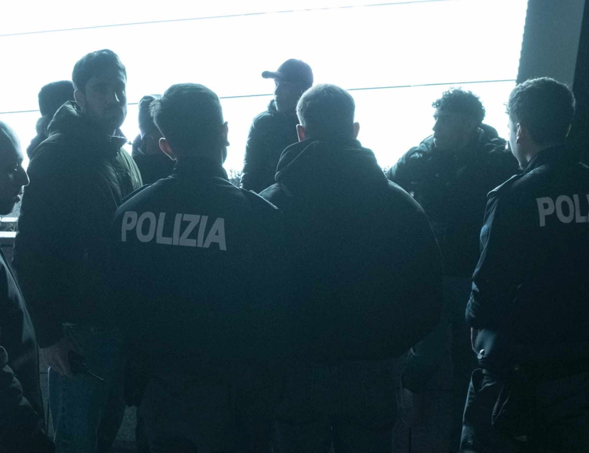 Aggredito e derubato nella Milano dei maranza dove nessuno più è sicuro