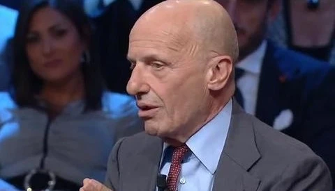 Alessandro Sallusti inchioda i magistrati sull'arresto dei genitori di Matteo Renzi: "Perché non è un caso"