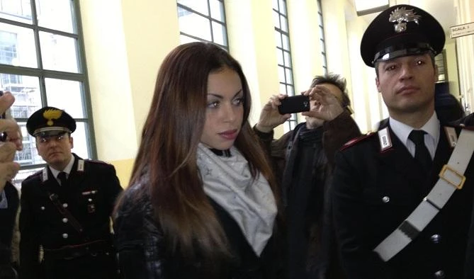 Ruby all'arrivo in Tribunale a Milano
