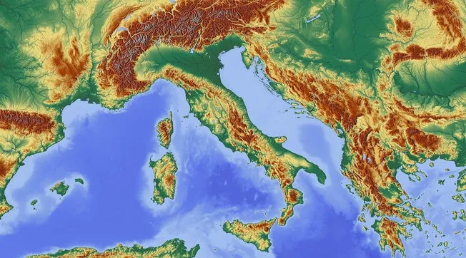 652x368