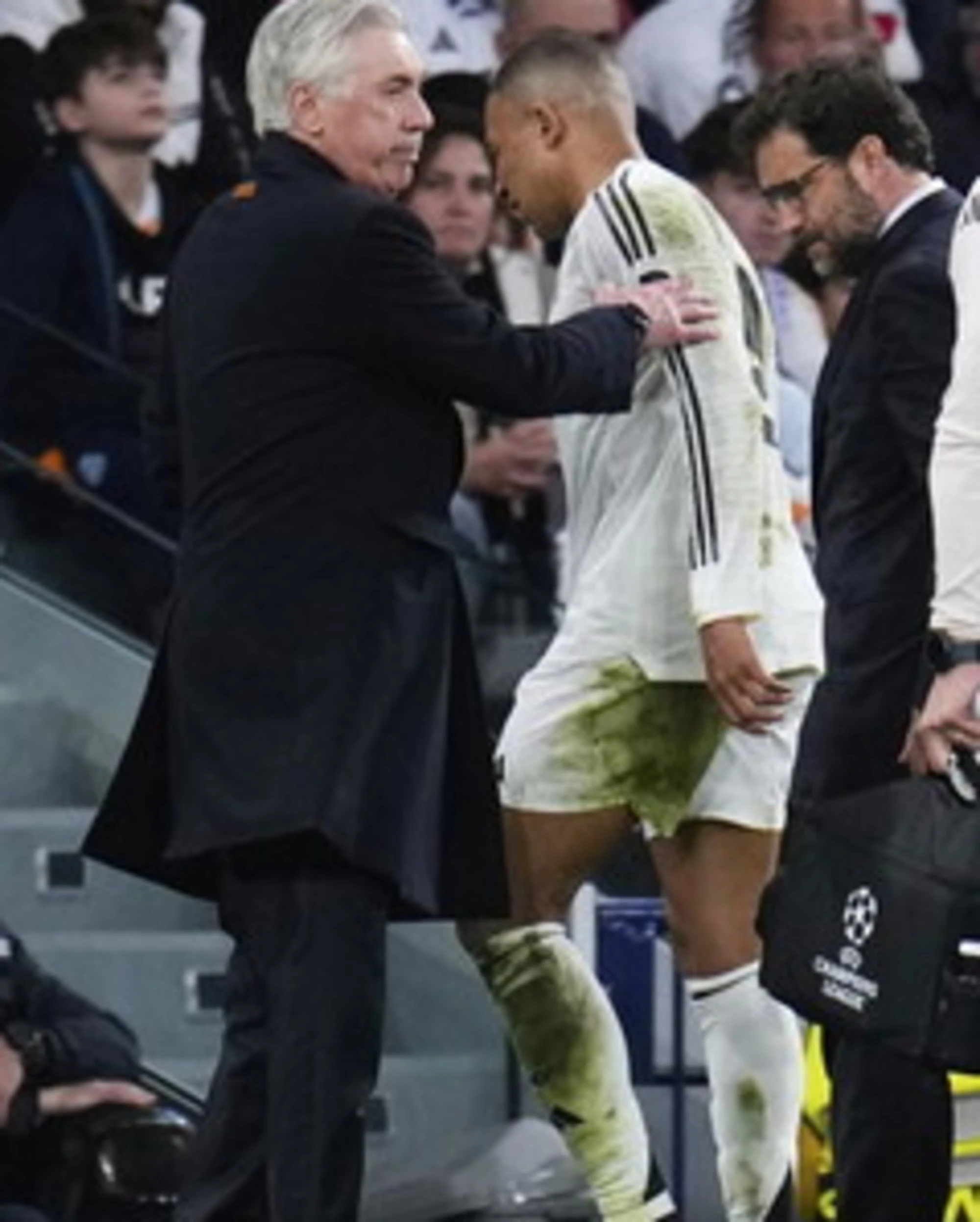 Carlo Ancelotti, al Real Madrid finisce malissimo: "Cos'è successo negli spogliatoi"