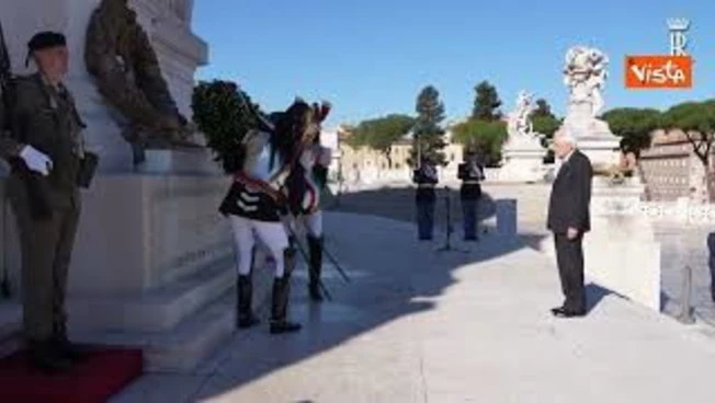 Mattarella depone una corona d'alloro a Altare della Patria per l'81° Anniversario della Liberazione