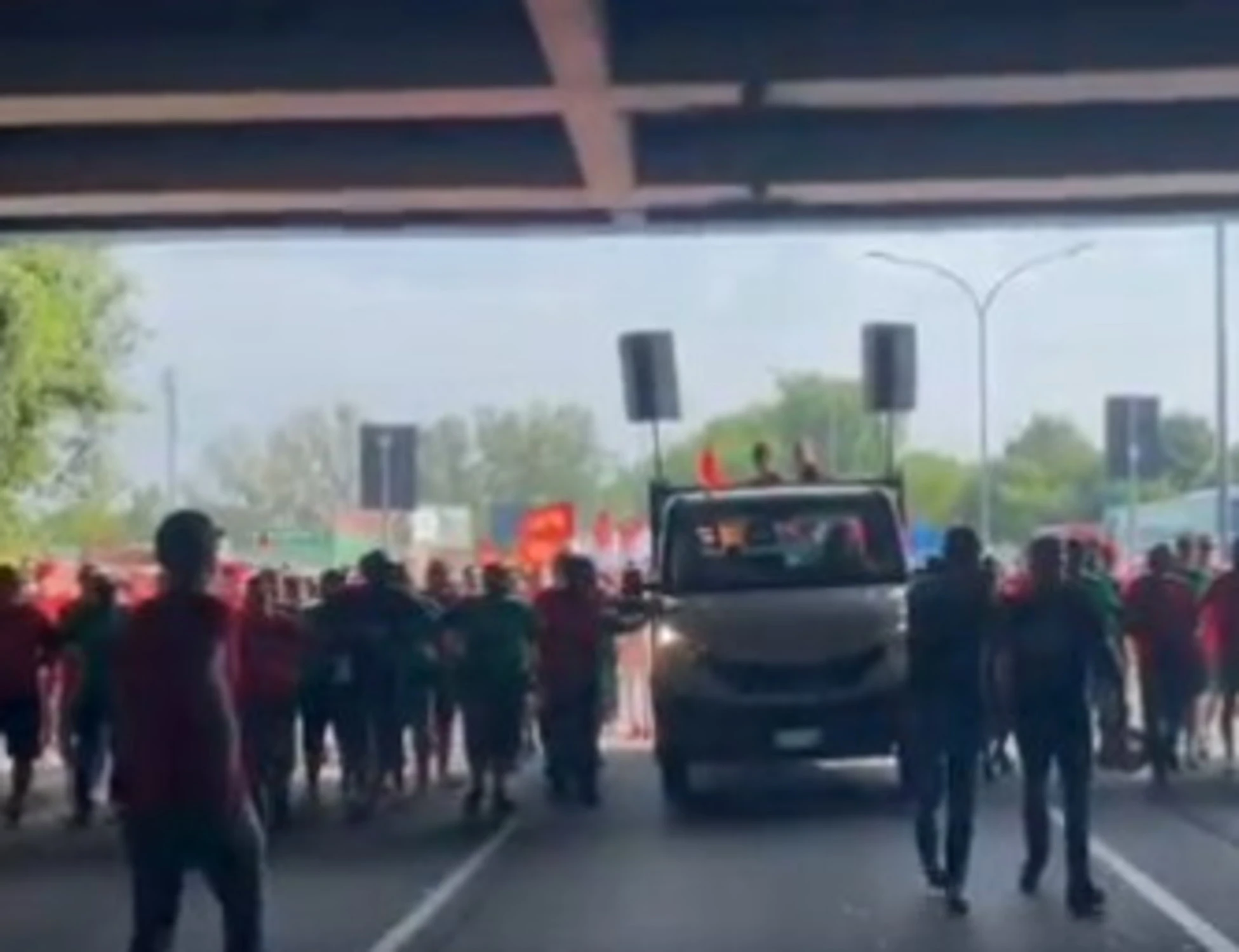 Sciopero, i metalmeccanici invadono la tangenziale? Ed è subito caos: "Li denunciamo"