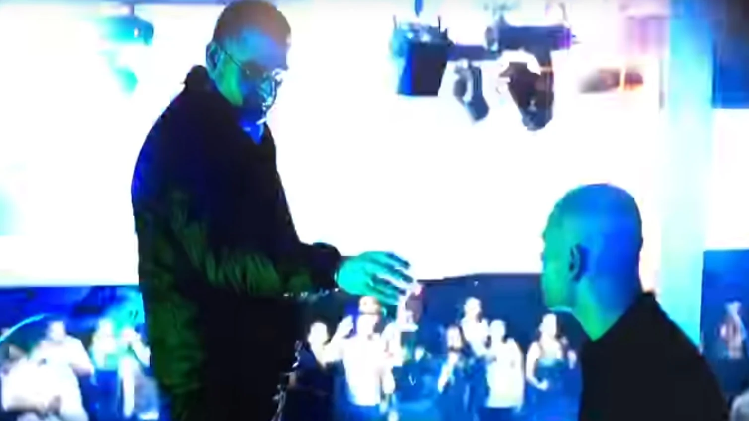 Roberto Saviano contro Matteo Salvini, cita il boss di Gomorra sull'urina: "Bevi Matteo"