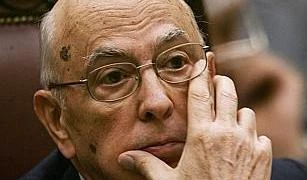 Insulti a Giorgio Napolitano su Facebook: donna denunciata per vilipendio