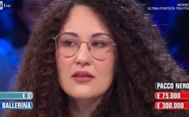 Affari tuoi, Daniela e l'insulto finale: "La cosa puzza"