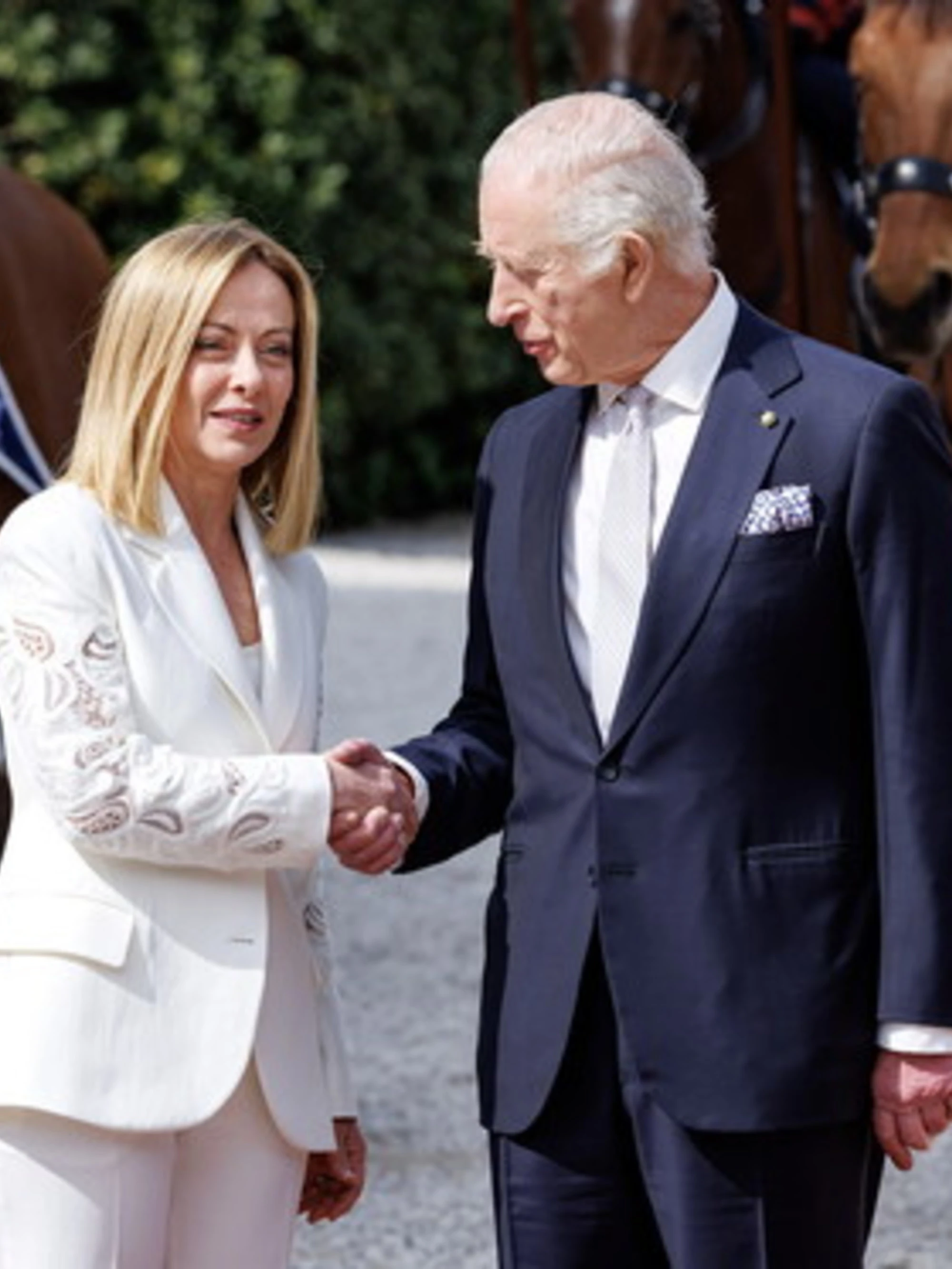 Giorgia Meloni e la Nutella, un clamoroso regalo a Re Carlo