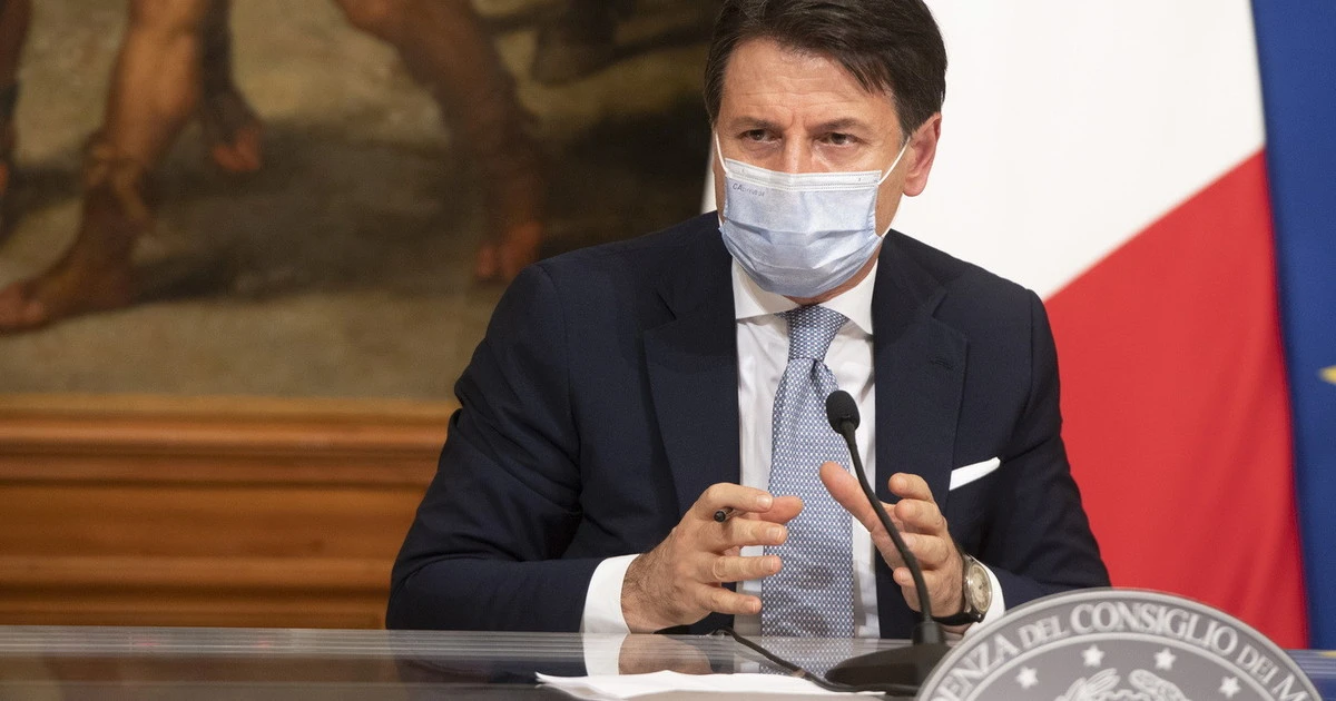 Giuseppe Conte risponde al governatore Fontana su Lombardia zona rossa: "Non stiamo dando schiaffi a nessuno"