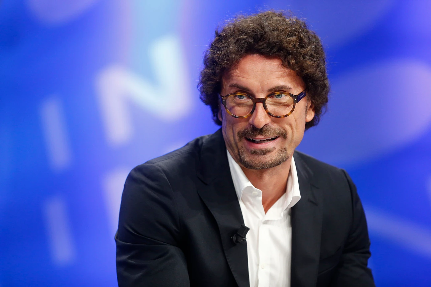 Giovanni Tria, il ministro spaventapasseri che vale zero: potrebbe sostituirlo un Danilo Toninelli qualunque