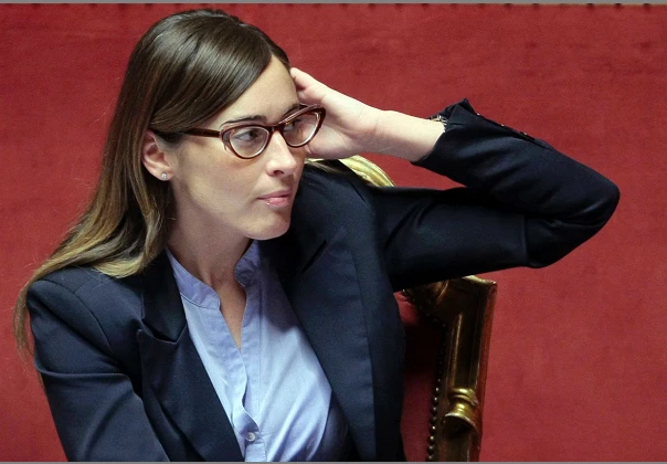 Maria Elena Boschi perde 4 chili e zittisce le colleghe