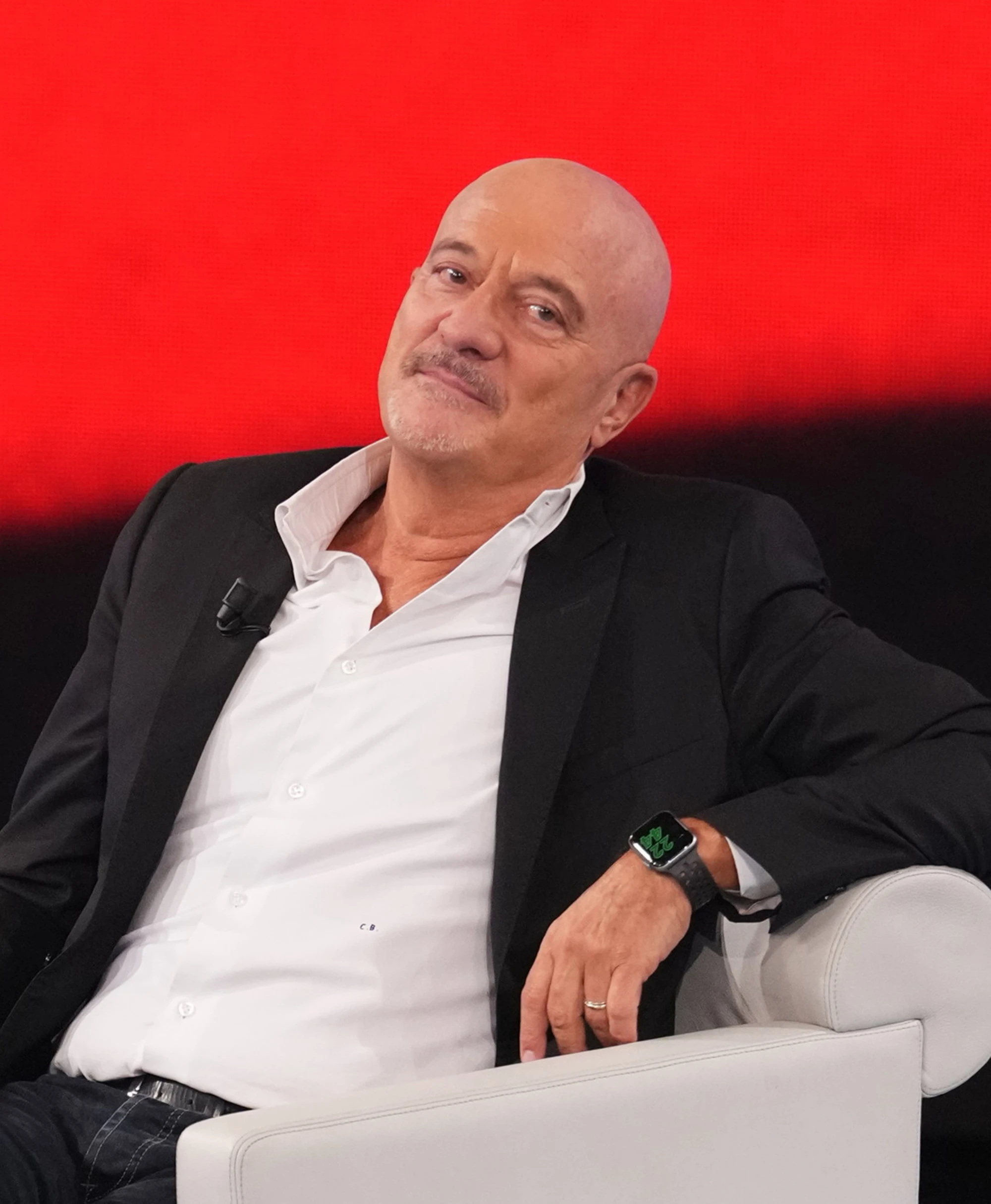 Leoncavallo, adunata rossa: non solo Claudio Bisio, chi scende in piazza