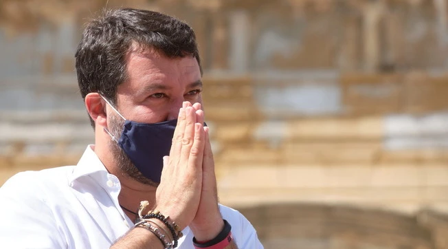 Matteo Salvini prepara la "controffensiva": senatori M5s pronti a passare con la Lega