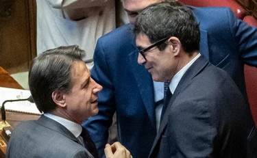 Pd furioso con Conte e Avs, la graziato di Mattarella, il caro-carburanti: tre notizie su Libero di oggi
