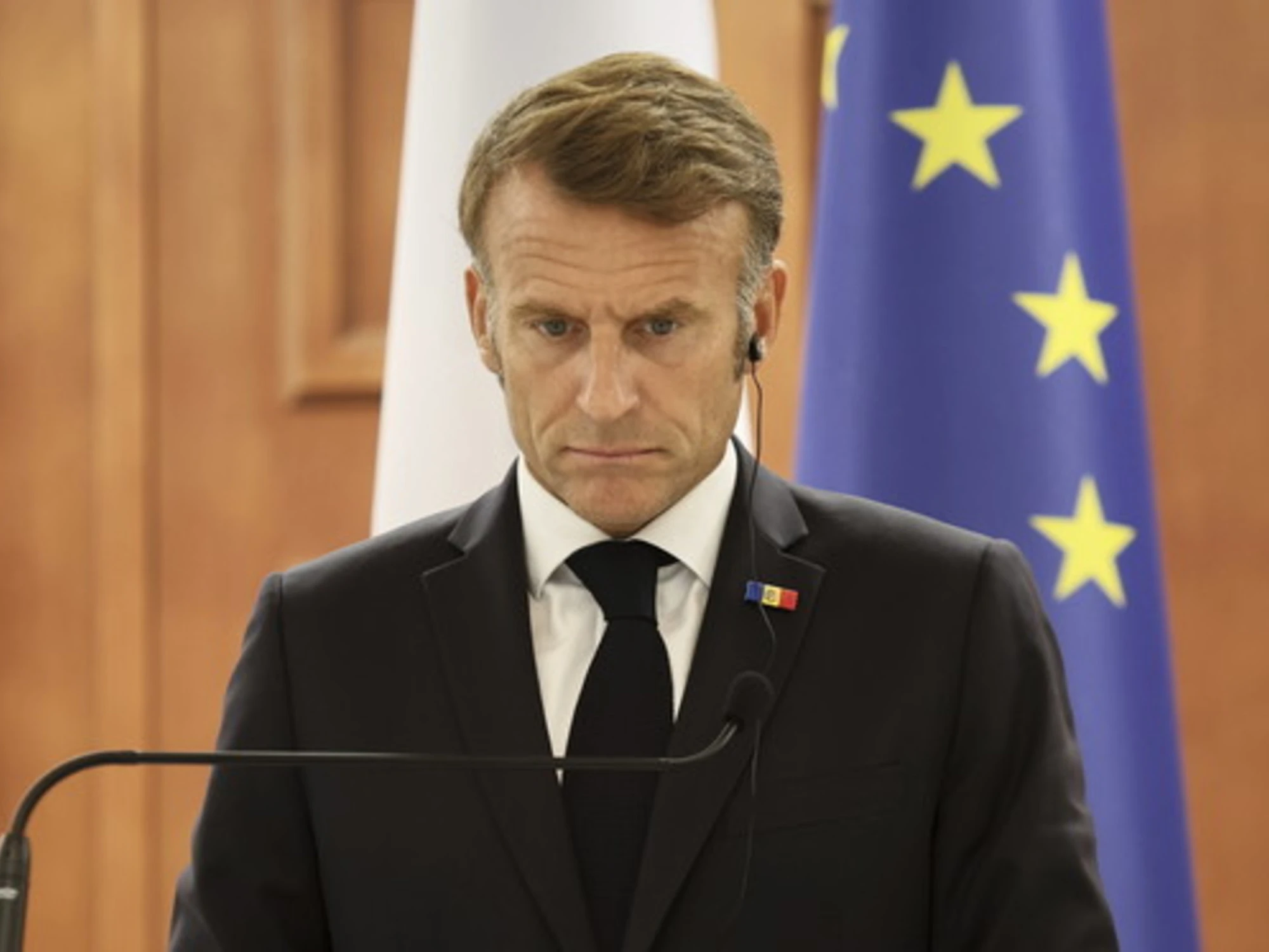 Parigi annaspa fra debito pubblico e stallo politico