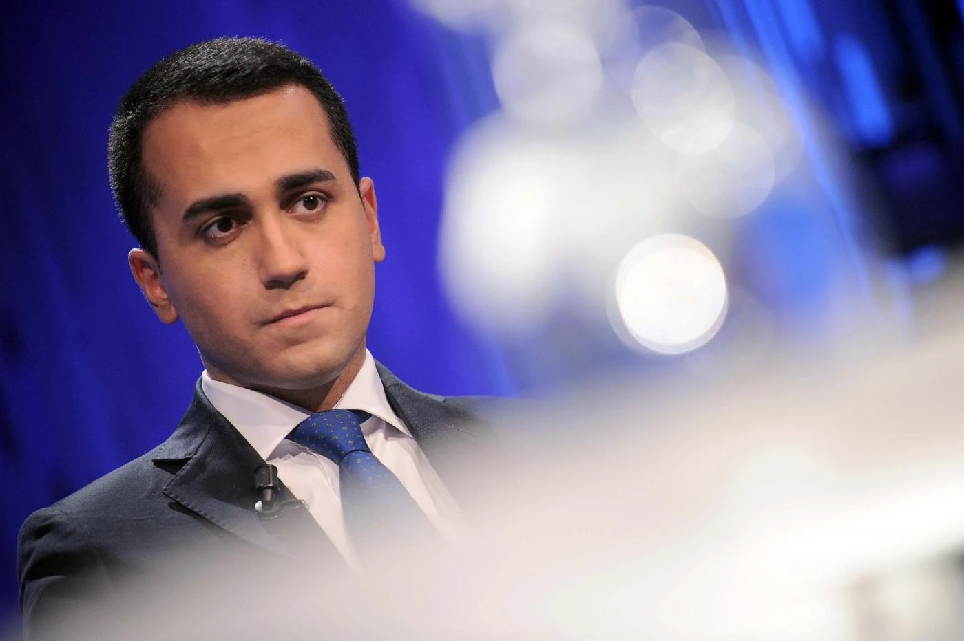 Luigi Di Maio: "Avevano una banca, Renzi e Boschi dite la verità"