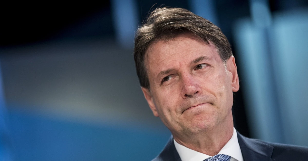Giuseppe Conte, retroscena: ecco chi stipendia, un caso nel M5s