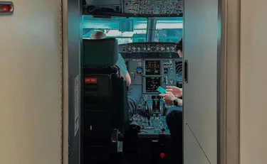 3733x2723