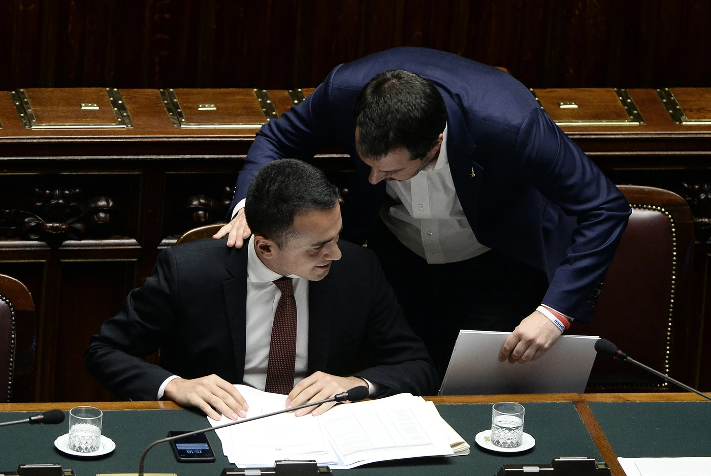 Luigi Di Maio e Matteo Salvini, contratto stracciato. Retroscena: poltrone e poteri, cambia tutto