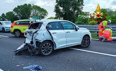 Frosinone, tragedia sulla A1: muoiono padre e figlio, gravi la mamma e l'altra bimba