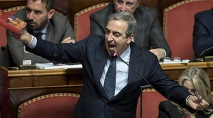 Inps, Maurizio Gasparri non ci va per le leggere: "Tridico dice che sta riempiendo gli italiani di soldi, in questo caso un ricovero si impone"