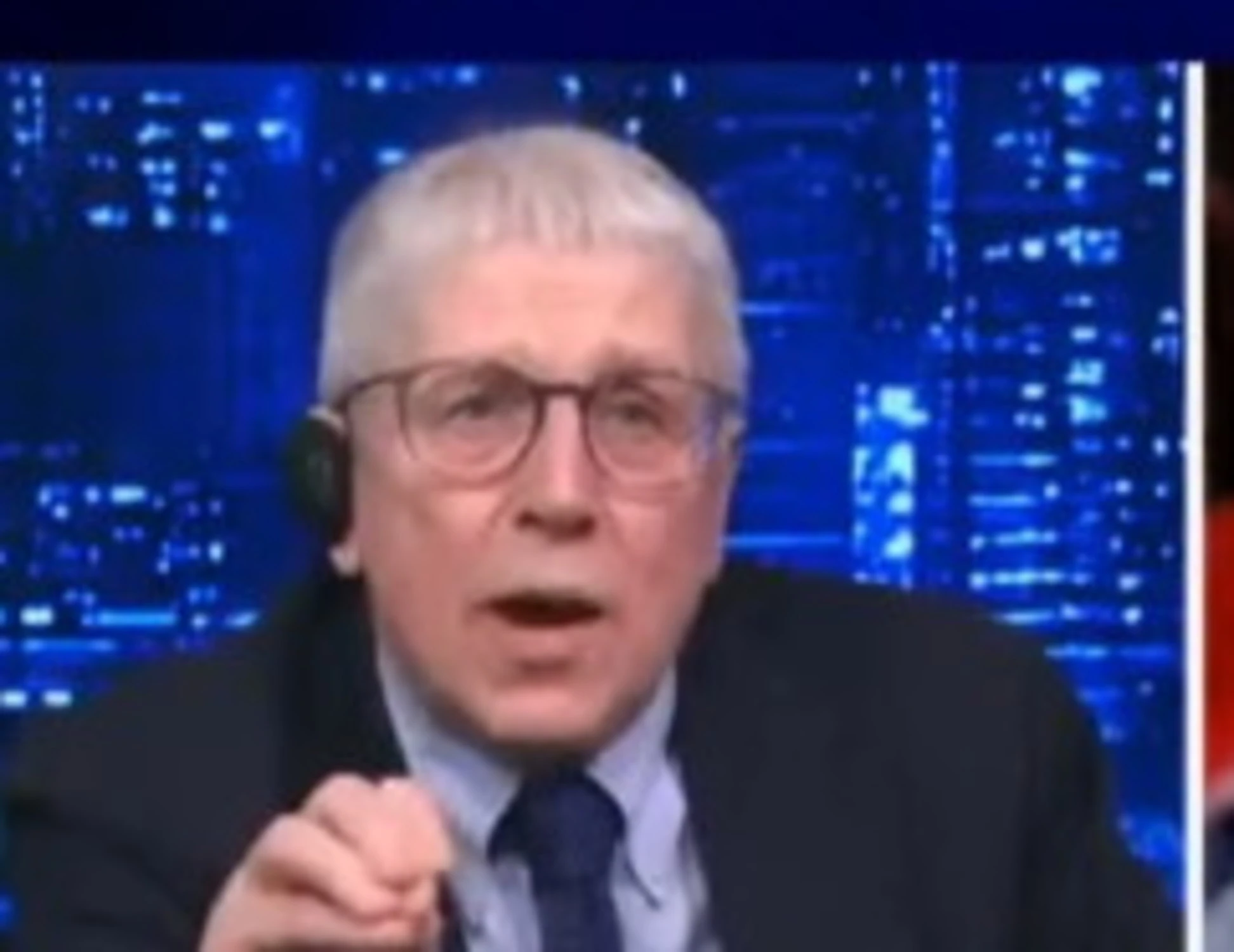 Mario Giordano zittisce Fratoianni: "La violenza dei suoi amici"