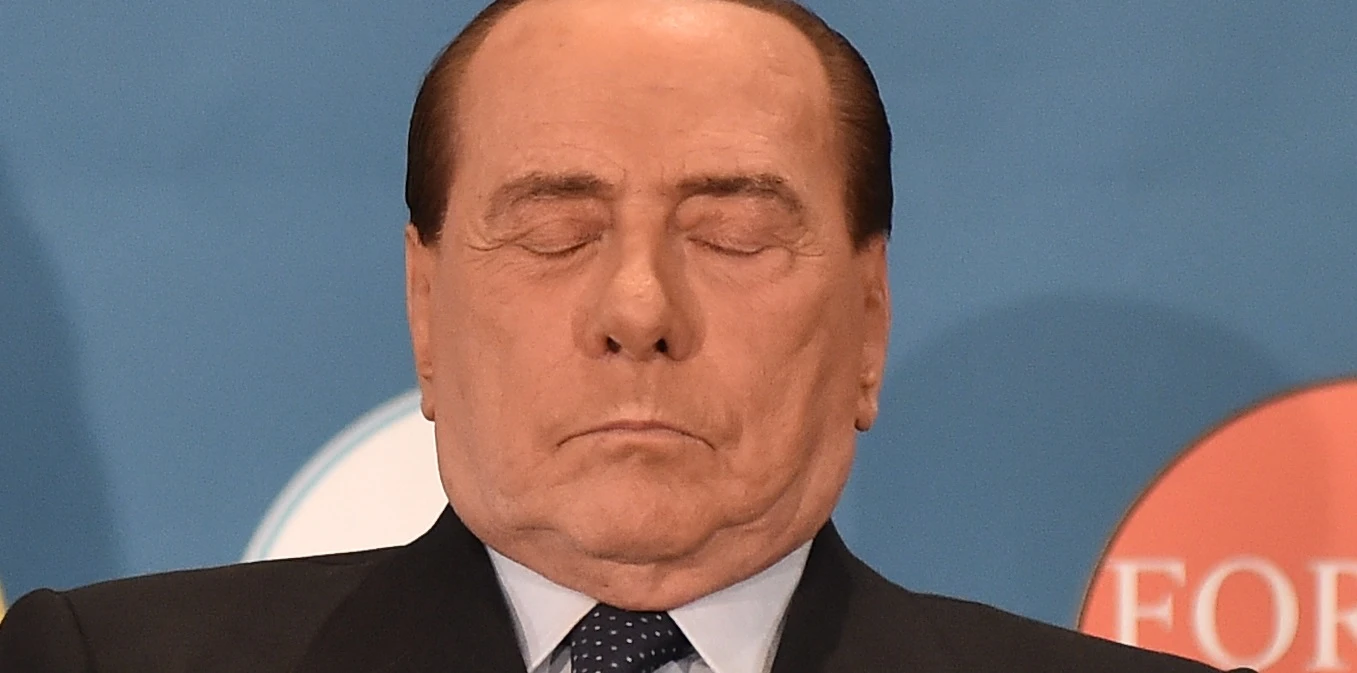 Silvio Berlusconi indagato, altra bomba dei magistrati: "Sentenze pilotate", attacco clamoroso