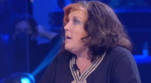 Grande Fratello Vip, caos dietro le quinte: "Patrizia De Blanck presa di peso e portata via". Regole violate, intervengono le guardie