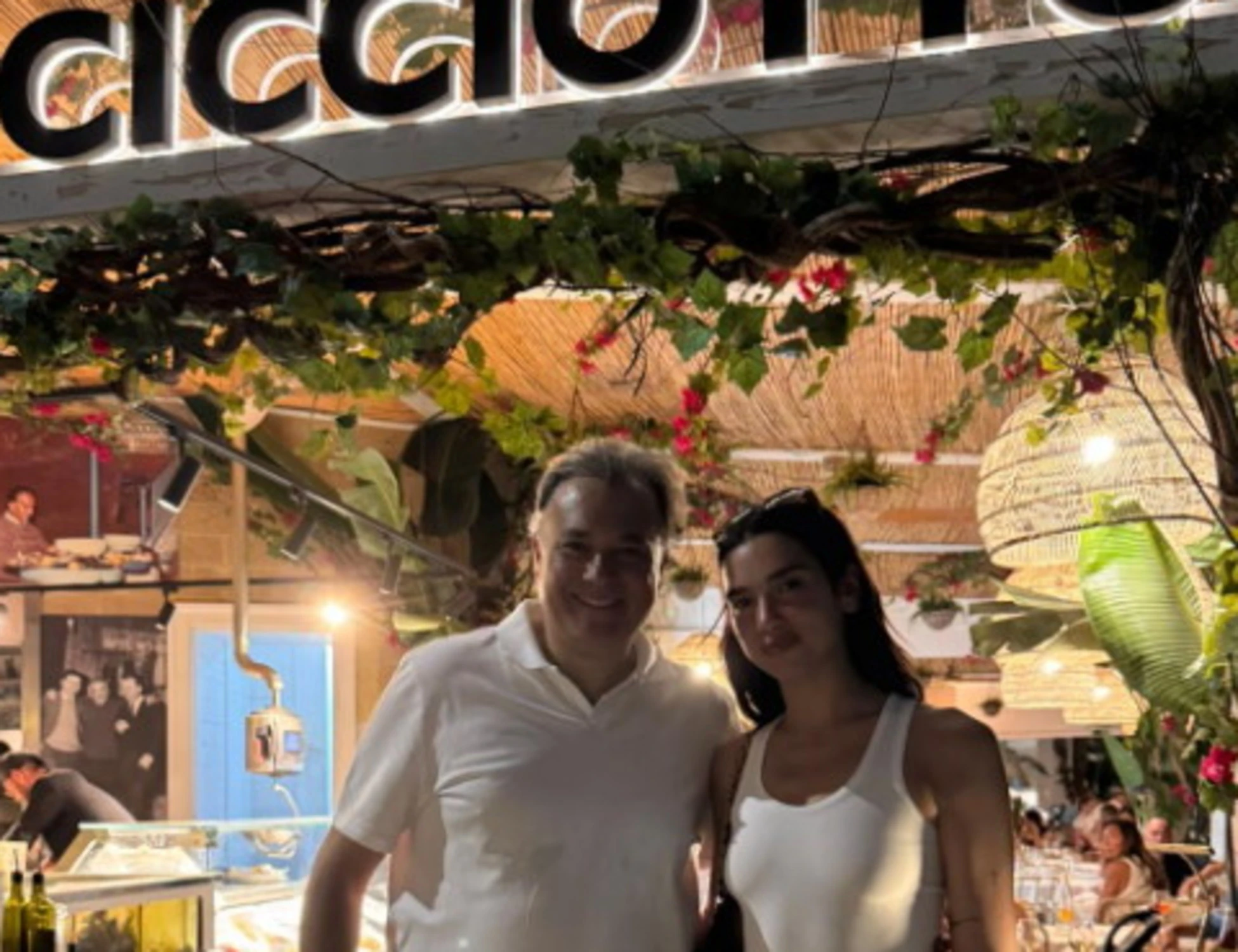 Dua Lipa a Napoli, il racconto a Rtl 102.5: "Ha mangiato tartare di tonno e linguine"