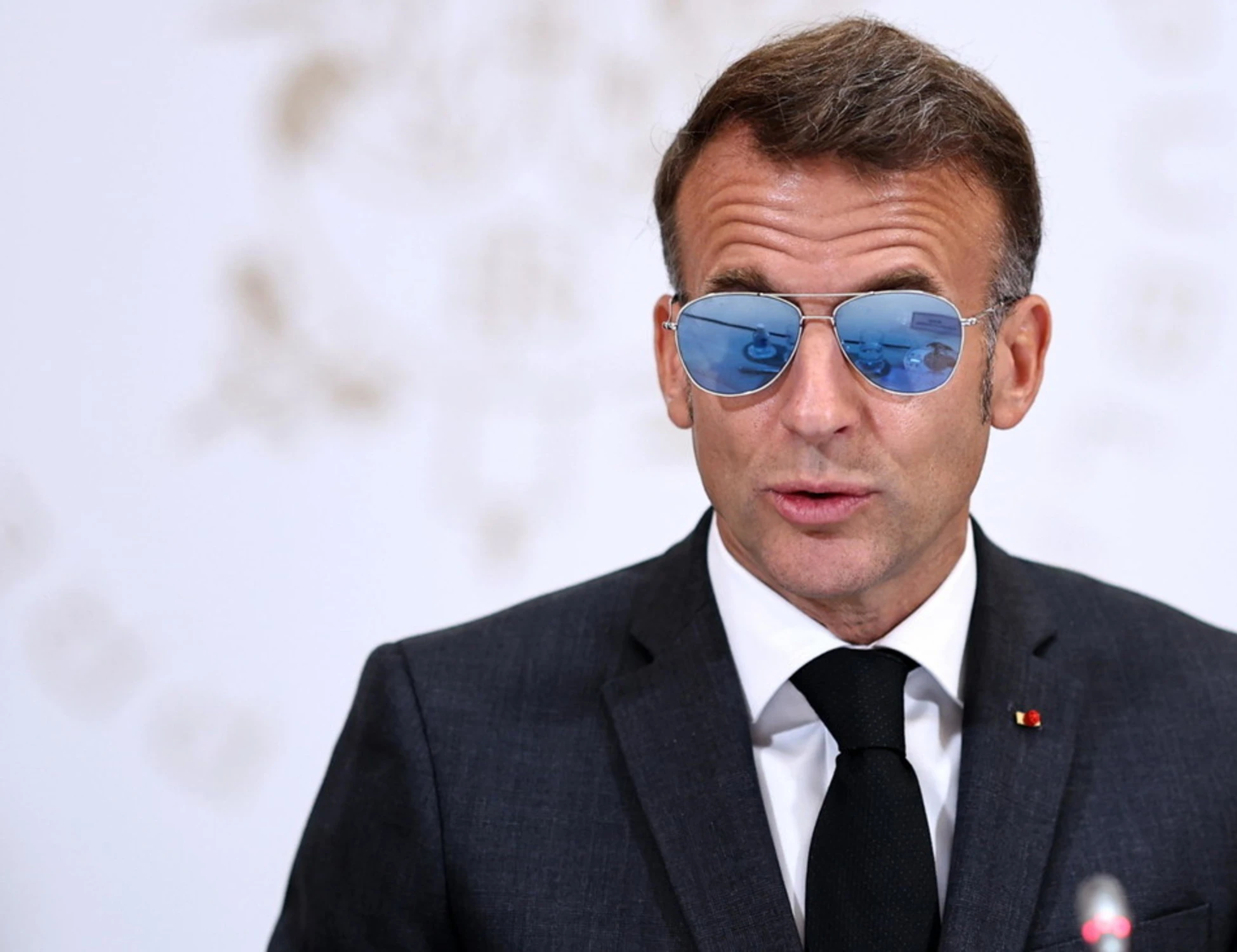 Macron, paura a Damasco: esplosione vicino all'hotel del presidente in visita