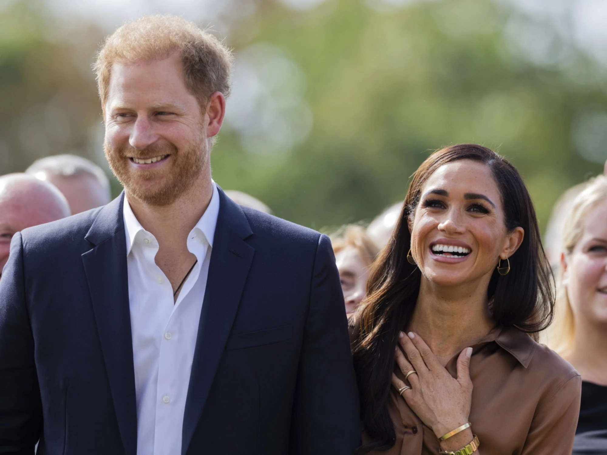 Re Carlo pronto a tutto: la clamorosa offerta a Harry e Meghan Markle