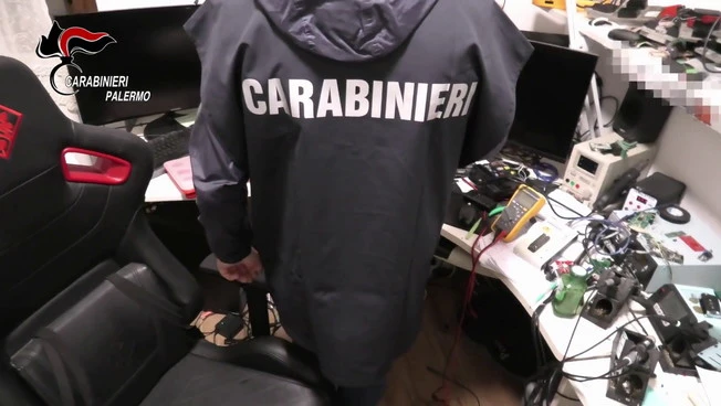 Banda Hi-Tech dei furti d'auto, perquisizioni tra Palermo, Alcamo e Milano