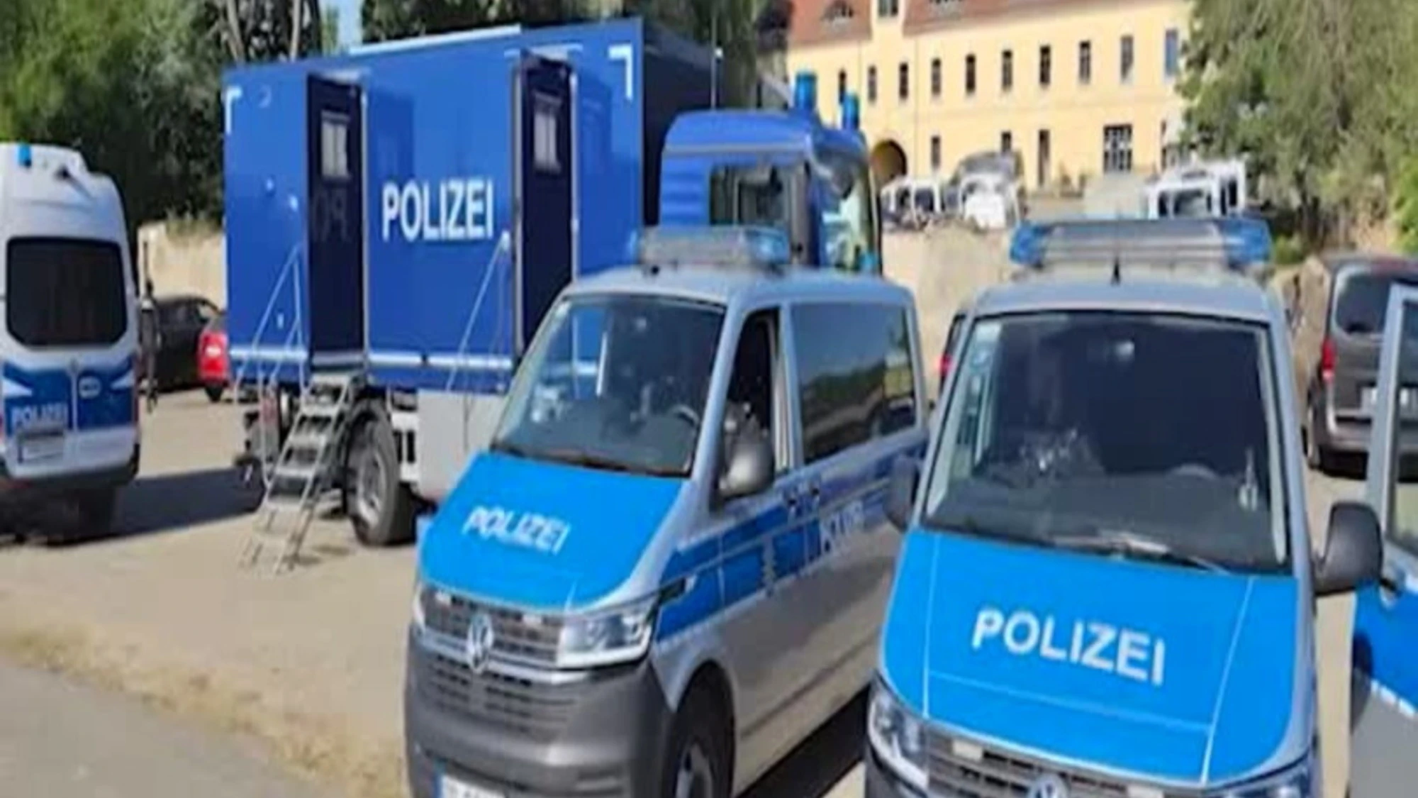 Germania: messo al bando il più grande gruppo di 'cittadini del Reich'