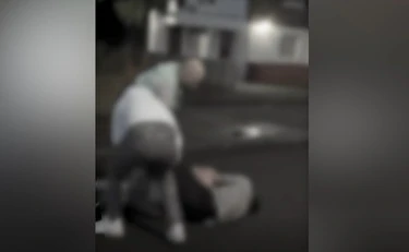 Belfast, aggressione-choc in strada: uomo di origine sudanese tenta di decapitare un irlandese
