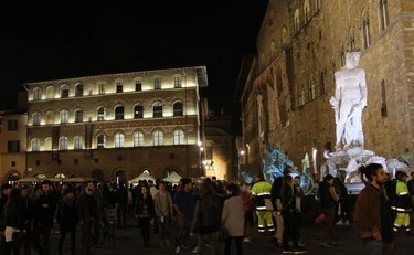 Firenze, turista straniera violentata di notte in pieno centro: chi sono le belve