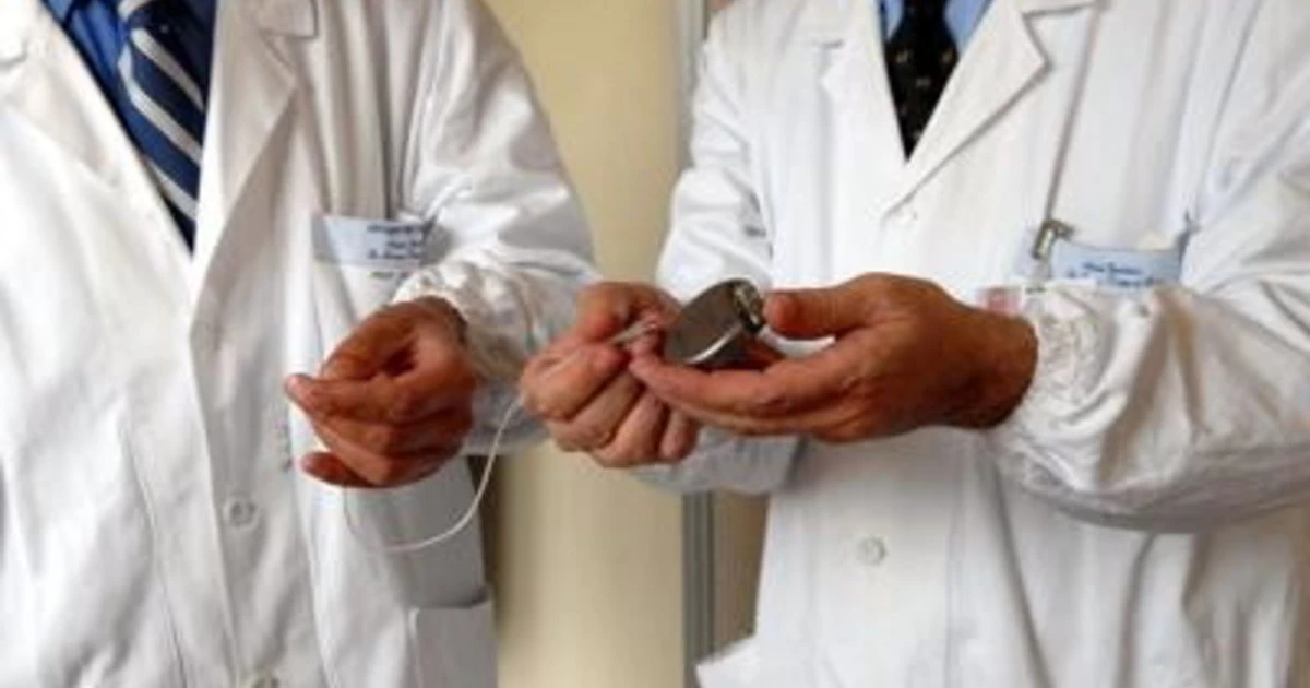 Salute, 150-200 attacchi hacker a pacemaker e defibrillatori, 'troppo vulnerabili'