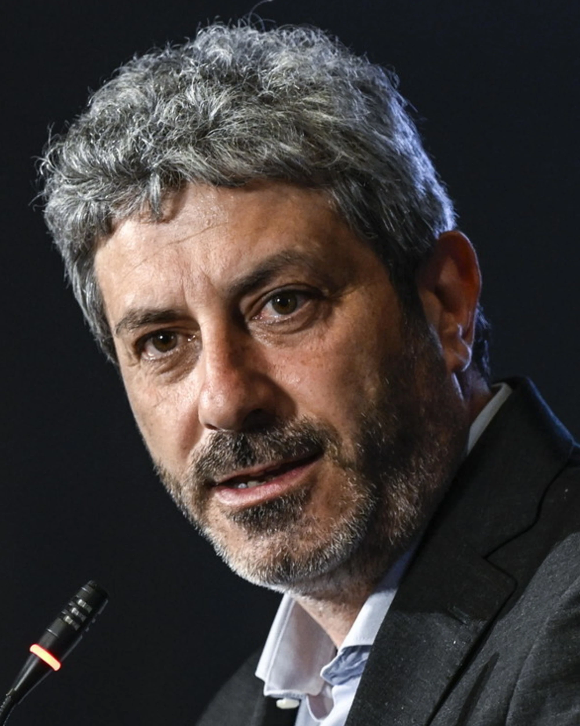 In Campania resa del Pd a Cinque Stelle e De Luca