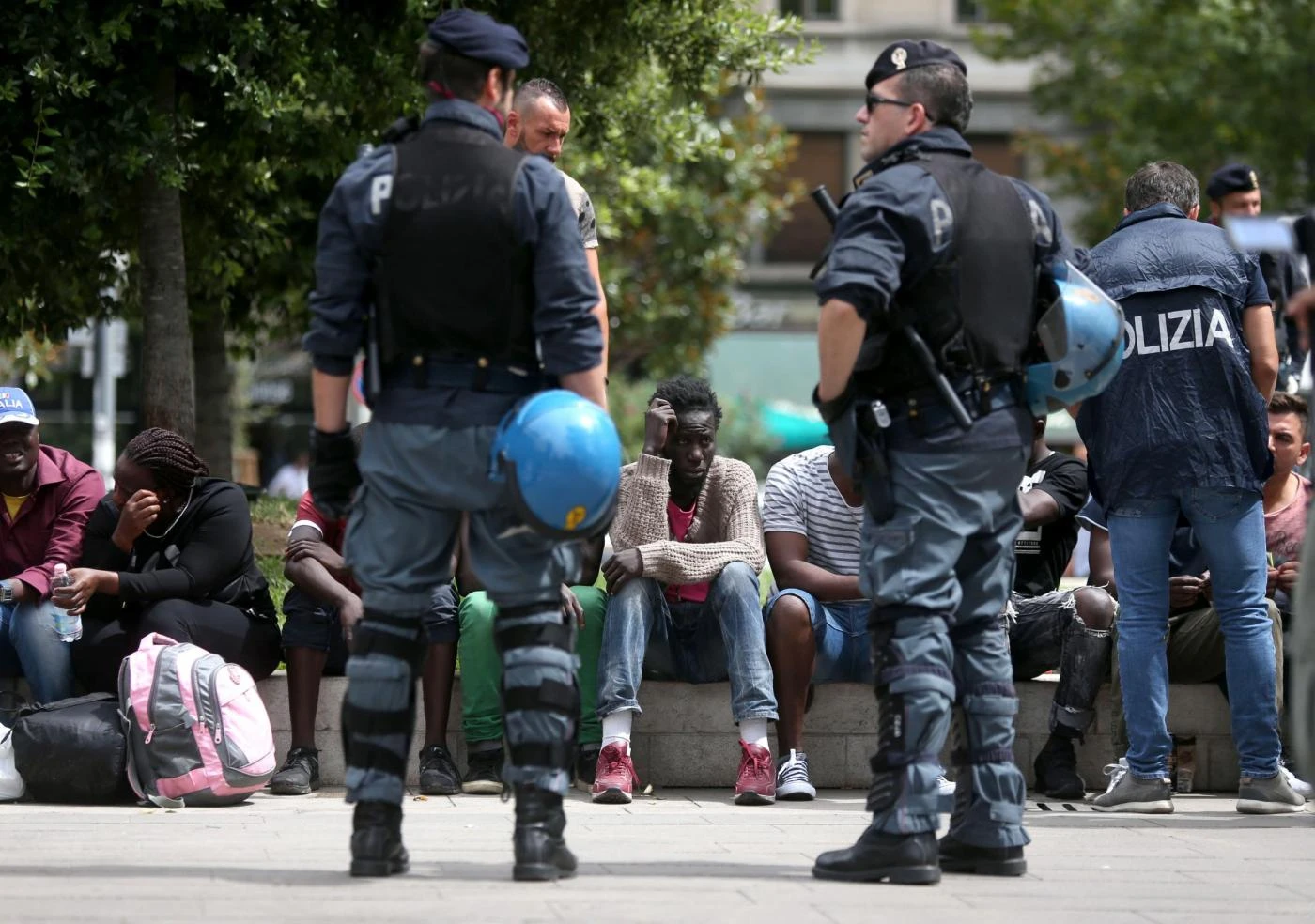 Milano, yemenita pugnala alla gola un militare urlando "Allah Akbar": arrestato