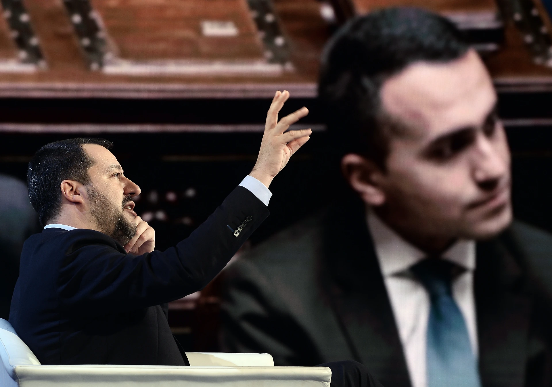 Matteo Salvini e Luigi Di Maio, "cala la fiducia". Retroscena, brutto segnale: alleanza consumata