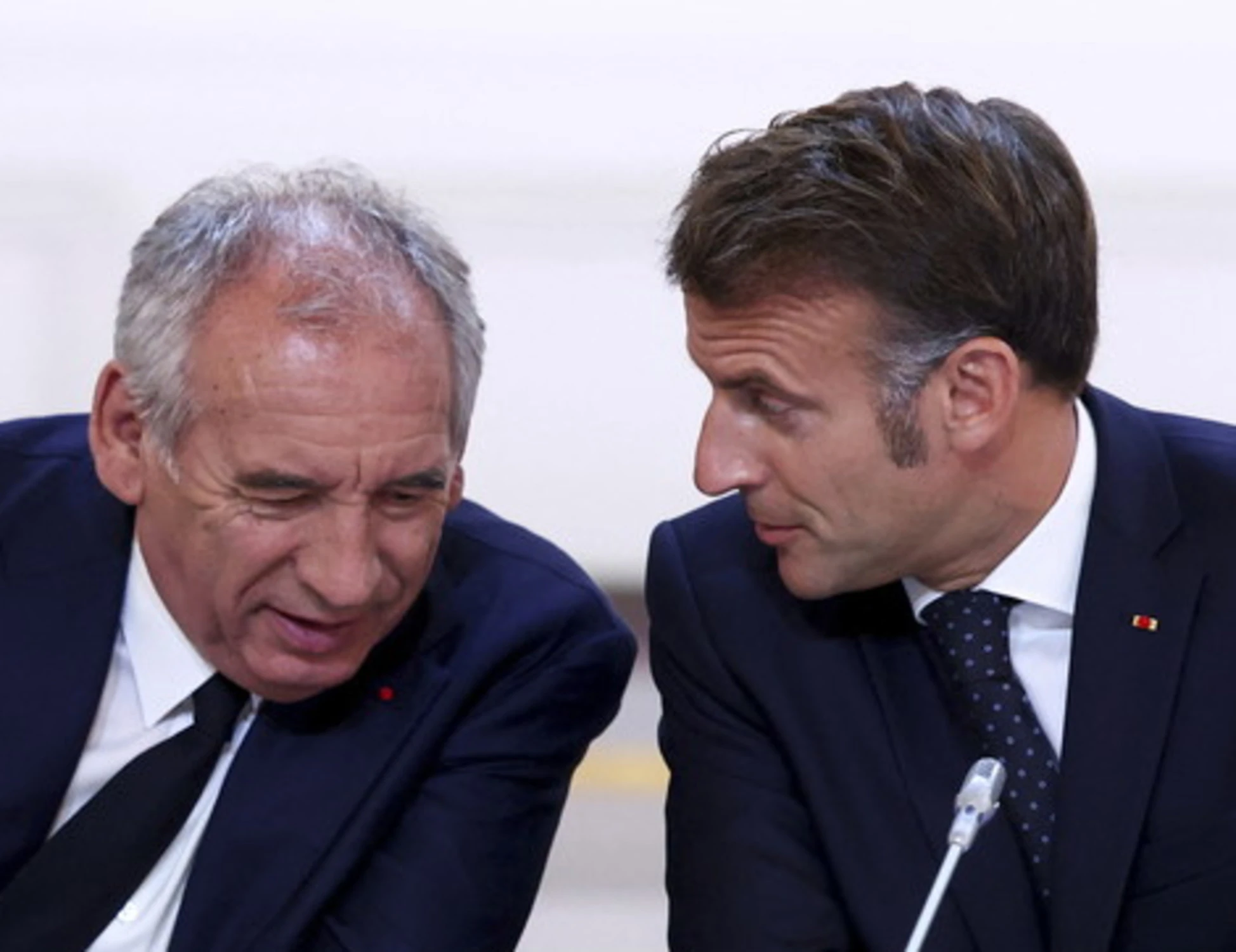 Macron e Bayrou, "il problema è lui": la minaccia di Bloquons tout
