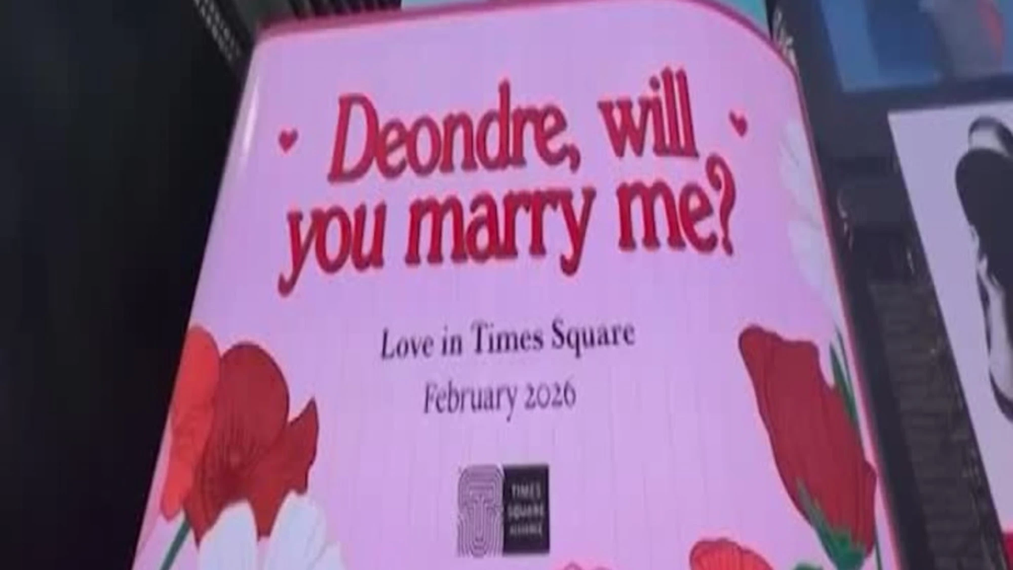"Love in Times Square", l'amore celebrato a New York tra matrimoni e baci di San Valentino