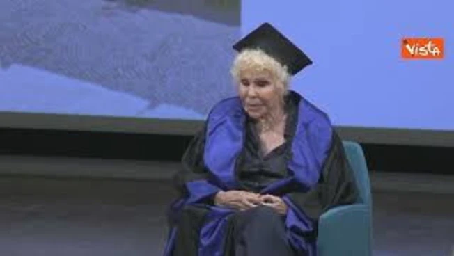 Addio Ornella Vanoni, eccola alla laurea Ad Honorem a giugno: Io cialtrona, non ho mai studiato