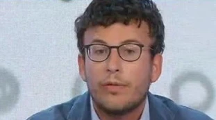 Diego Fusaro e il complotto sul vaccino: "Tutto chiaro, no?". Si auto-umilia: come si smentisce da solo