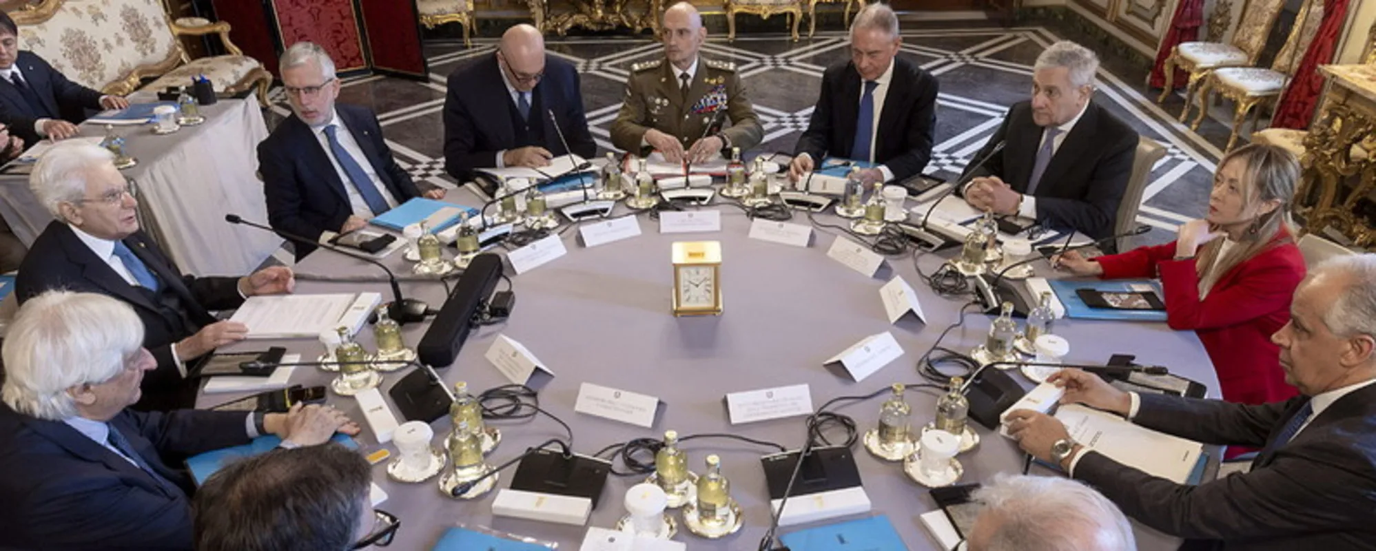 I cellulari nelle "Faraday bag" al Consiglio supremo di difesa: ecco che cosa sono e a cosa servono