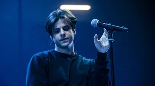 Michele Merlo, "mandato via dal pronto soccorso il giorno prima dell'emorragia". Nuove rivelazione sulla star di Amici