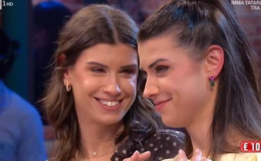 Affari tuoi, le gemelle Valentina ed Elisa? "L'abbiamo presa...", roba oscena