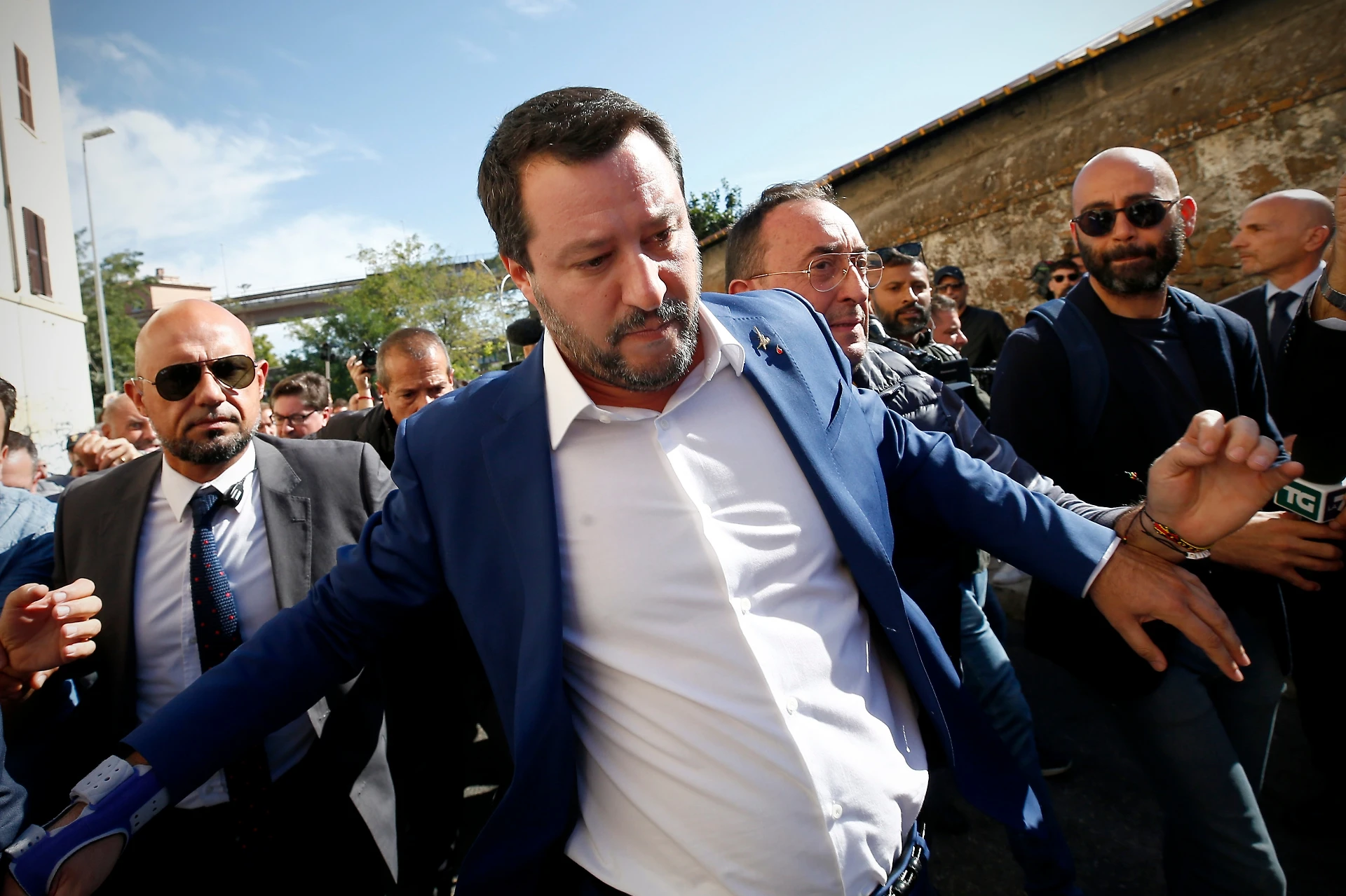 Matteo Salvini, il retroscena dopo il delirio di Di Maio sulla Tav: "Stiamo zitti", viene giù tutto