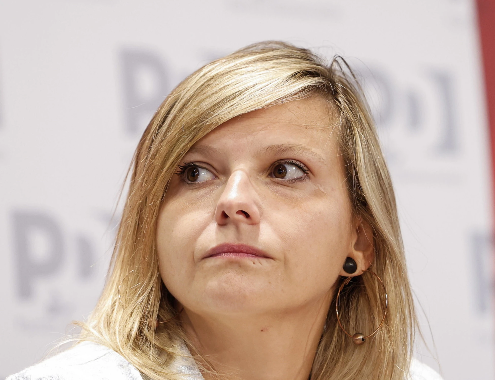 Valentina Cuppi, sindaca di Pd di Marzabotto: a chi vuole dare la cittadinanza onoraria, esplode un caso clamoroso