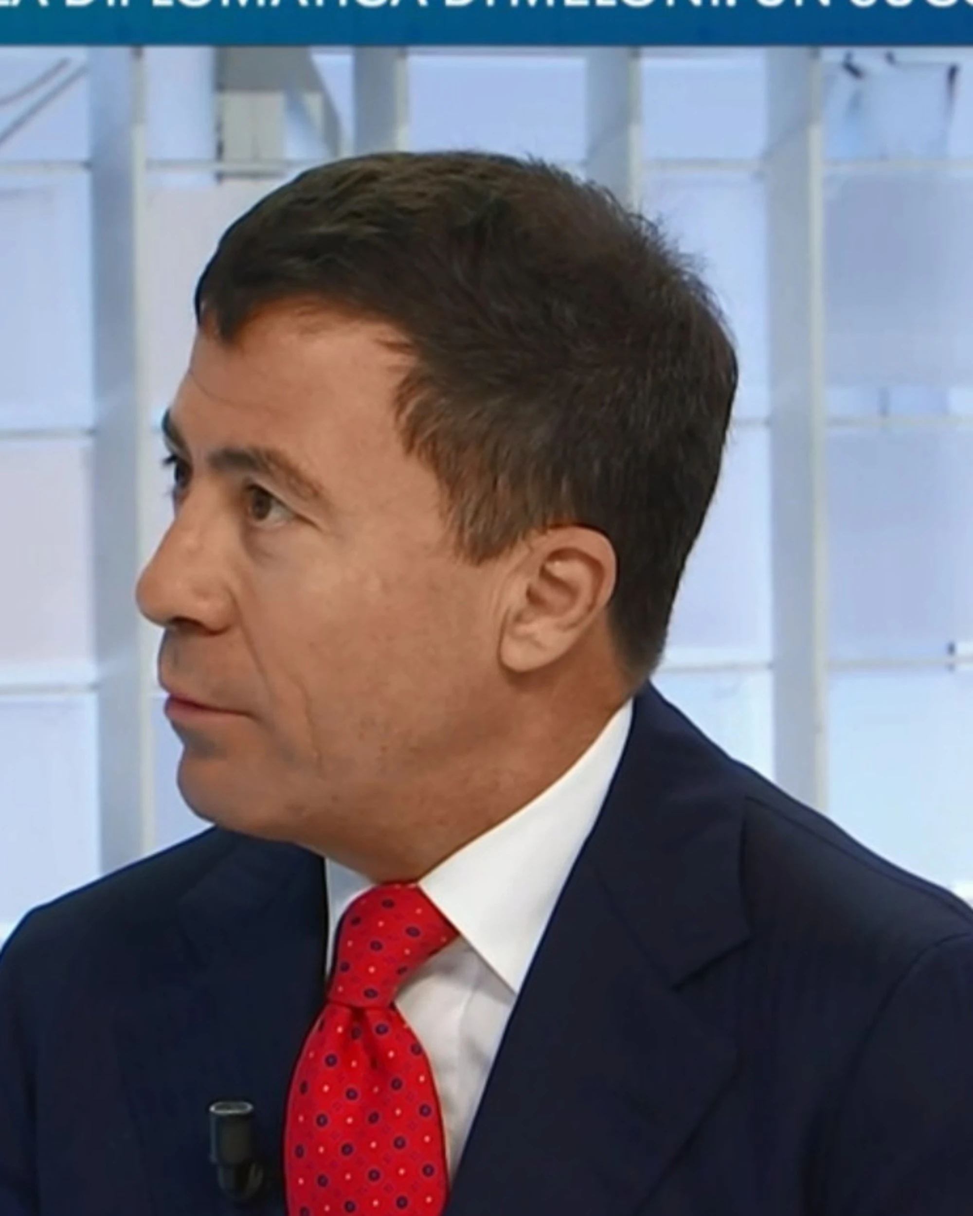 L'Aria che tira,Bocchino contro Macron: "Figuraccia internazionale"