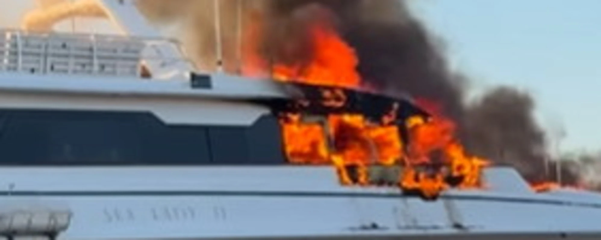 Dramma extralusso: <br />perch&eacute; il superyacht <br />&egrave; bruciato <span style="color: rgb(153, 0, 0);">Video</span>
