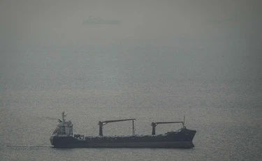 Iran, la guerra nel Golfo in diretta. Trump: "Il piano europeo per riaprire Hormuz? Molto triste"